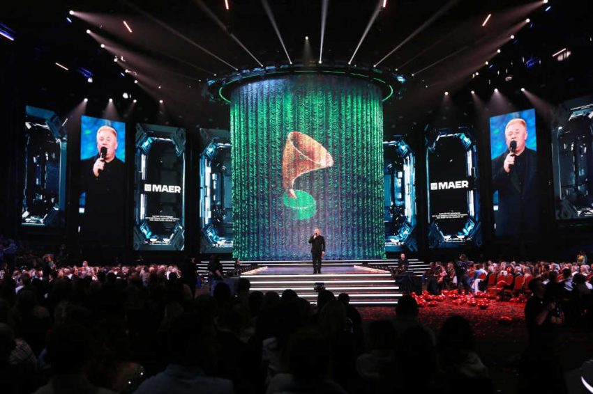 Золотой Граммофон