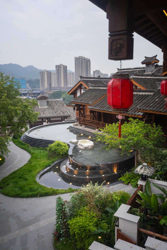 Вид на самый большой город мира Чунцин (Китай)